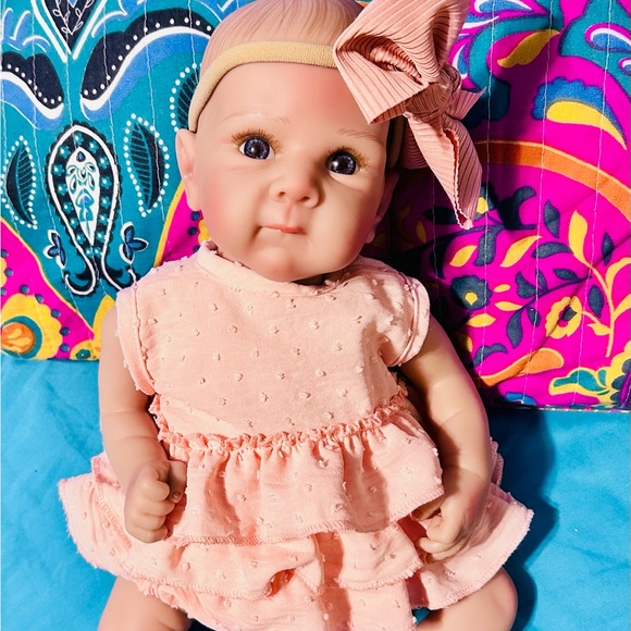 BRAND NEW 18 Inch ‘Reborn’ Baby doll - Picture 2 of 11